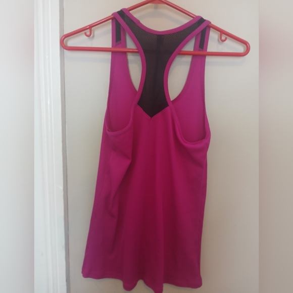 Under Armour Pink Heat Gear Fitted Backless Running Tank - Picture 2 of 3